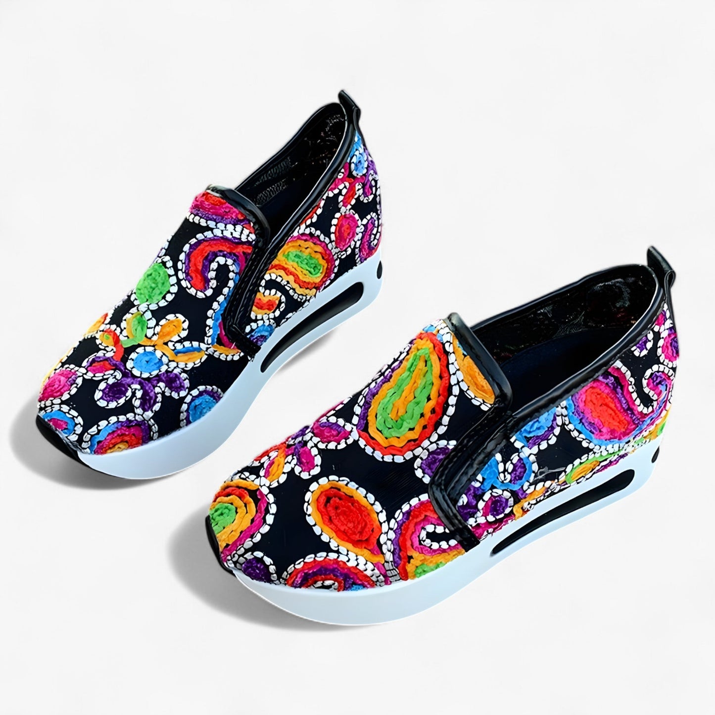 Ilona | Kirjotut kengät – elegantit ja mukavat