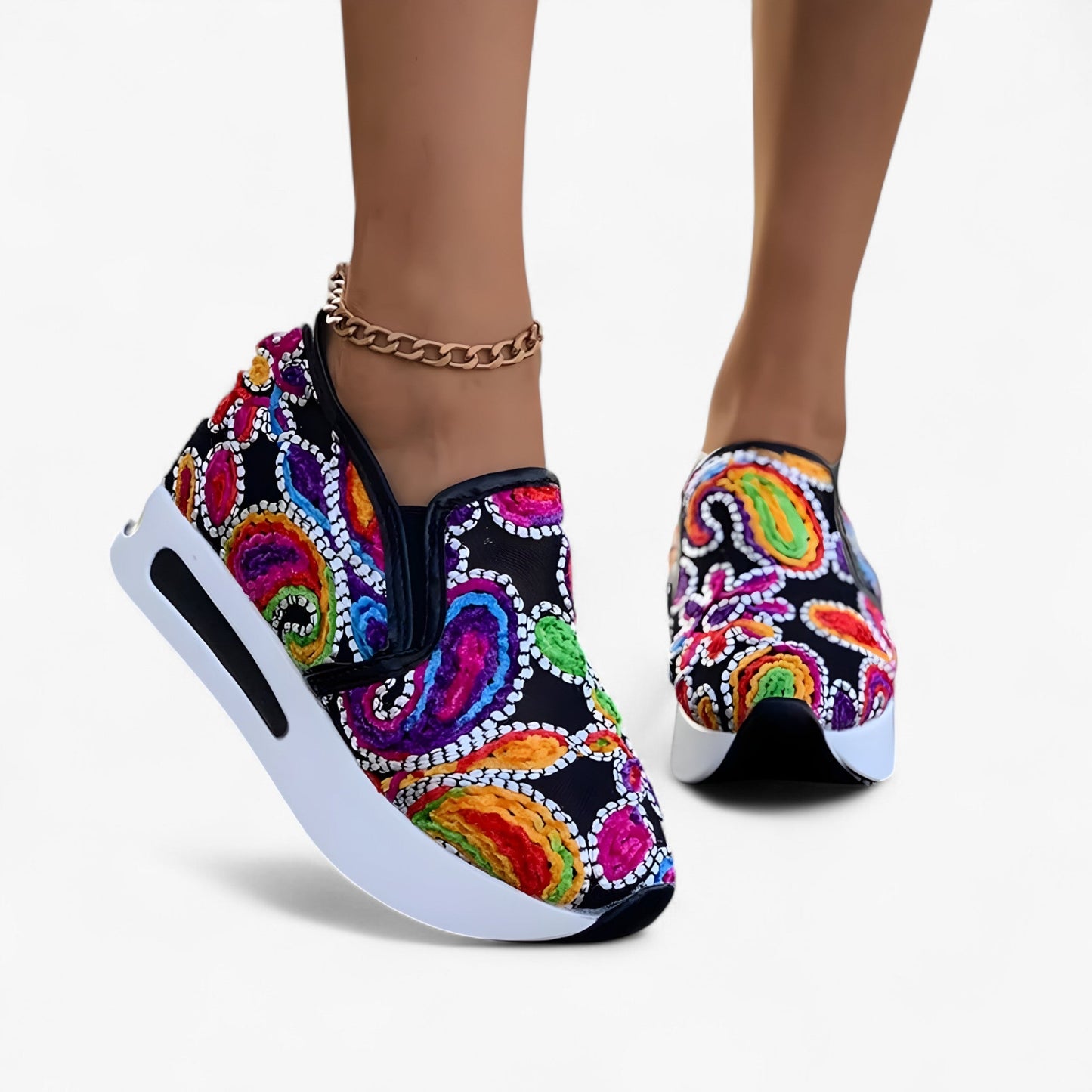 Ilona | Kirjotut kengät – elegantit ja mukavat