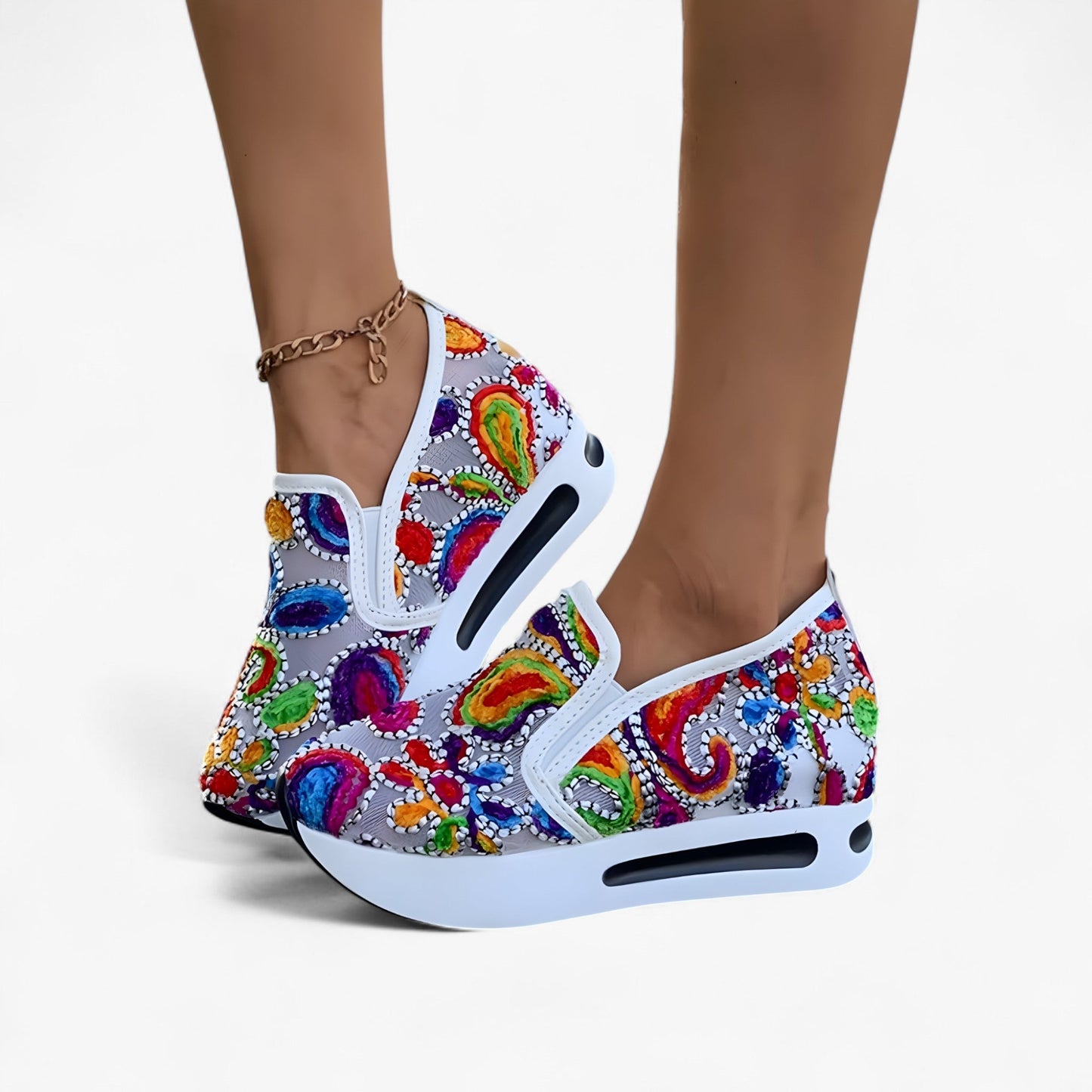 Ilona | Kirjotut kengät – elegantit ja mukavat