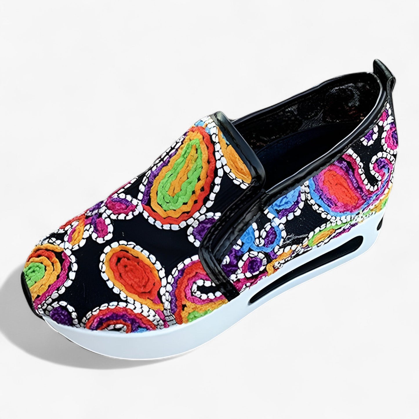 Ilona | Kirjotut kengät – elegantit ja mukavat