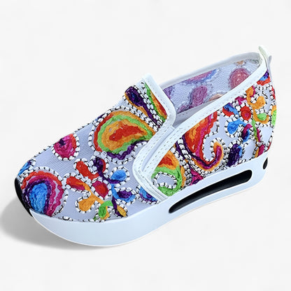 Ilona | Kirjotut kengät – elegantit ja mukavat