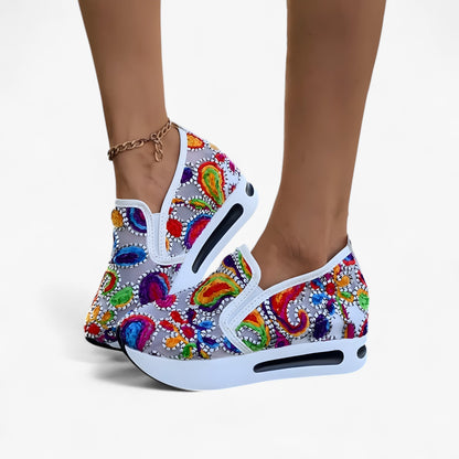 Ilona | Kirjotut kengät – elegantit ja mukavat