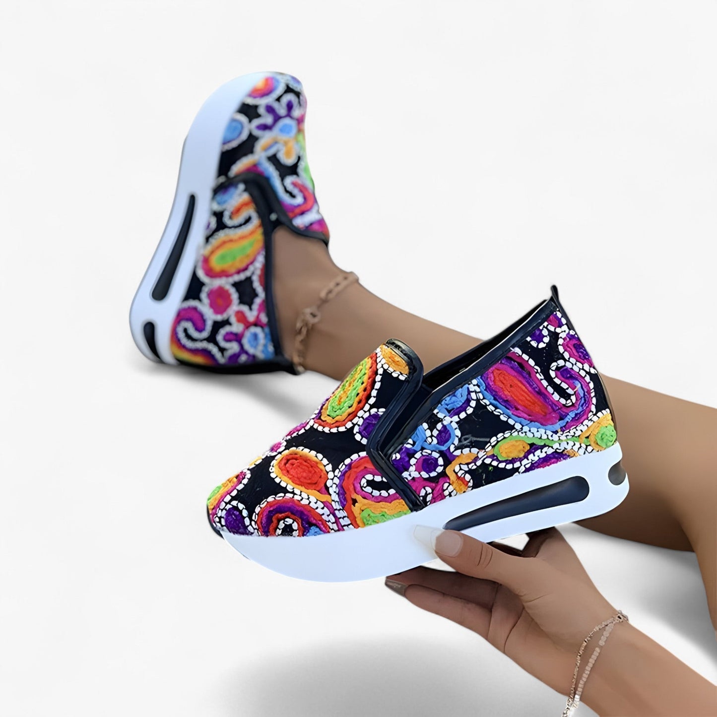 Ilona | Kirjotut kengät – elegantit ja mukavat