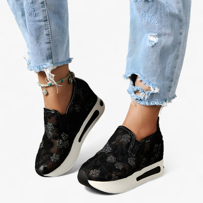 Ilona | Kirjotut kengät – elegantit ja mukavat