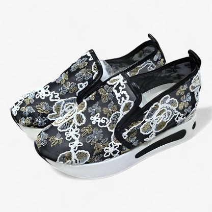 Ilona | Kirjotut kengät – elegantit ja mukavat